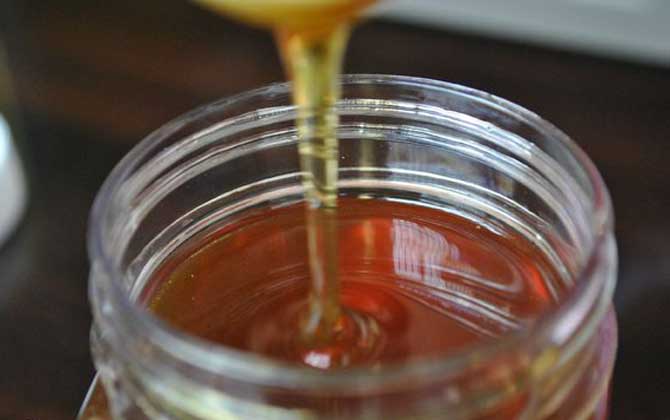 新疆蜂蜜是什么蜜蜂产的？