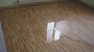 地板漏水如何处理，地板漏水什么原因造成的