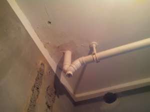 天花板漏水怎么办，天花板漏水维修电话是多少