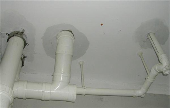上水管漏水的原因有哪些，上水管漏水修理多少钱?