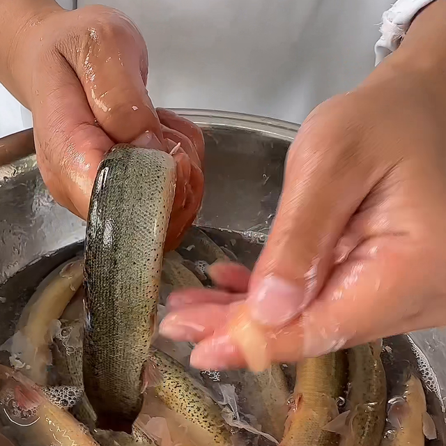 干烧泥鳅的详细制作方法，你学会了吗#硬菜