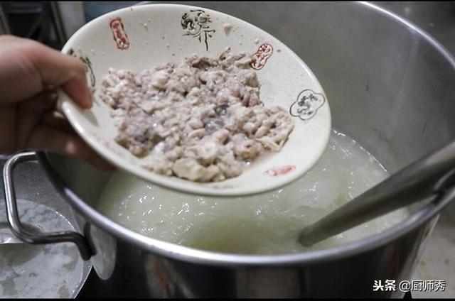 羊肉汤的制作小技巧，自己在家做，满满浓香，温暖全家人的心