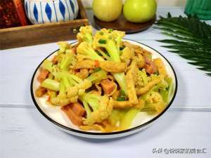 黄心芹菜种植方法(天冷，要多给家人吃这碱性菜，实惠又家常，脆嫩爽口，营养也好)