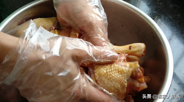 客家正宗水蒸鸡，告诉你详细配方与做法，一开锅盖看到都想吃
