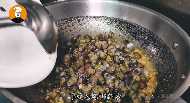 上海人喜欢这样炒螺蛳，鲜嫩多汁又入味，配上小酒一喝超过瘾