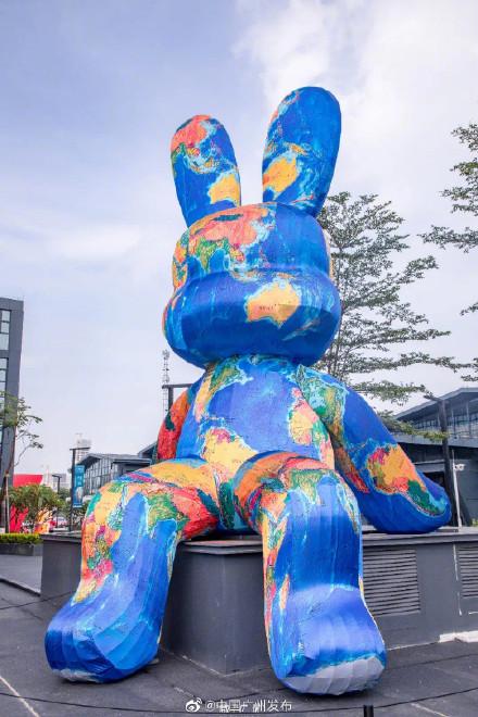 海珠这个乐高世界，住着一只9米巨兔