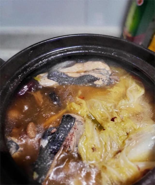 一碗乌鸡白菜汤，暖身又暖心：安徽的秘密健康配方曝光！