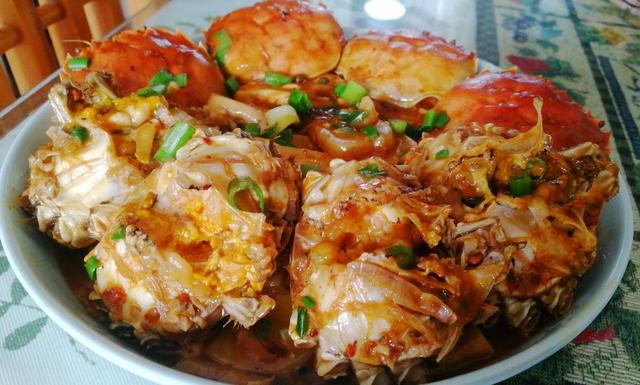 北方人用这种方法制做河蟹，4只螃蟹剩下两，一锅菜全吃光味更鲜