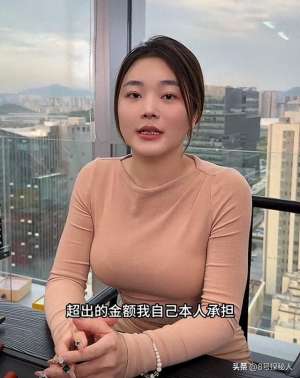 美女开豪车爱修车小伙(后续劳斯莱斯女车主：丈夫透露修车状况，已尽力减少司机赔偿)