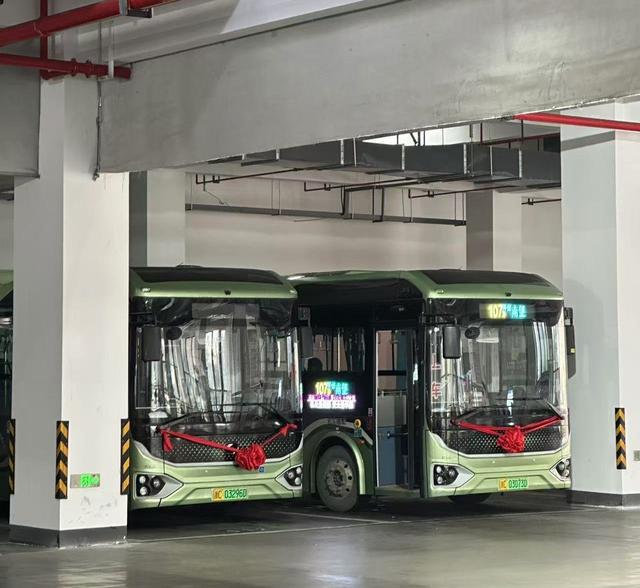 助力绿色低碳出行,我市城乡公交公司新增24辆新能源公交车