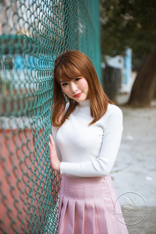 最美粉色百褶裙 - 甜美肉丝小美女