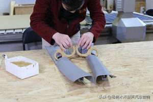 汽车倒模包皮(A柱倒模怎么制作？乌鲁木齐慧声汽车音响分享)
