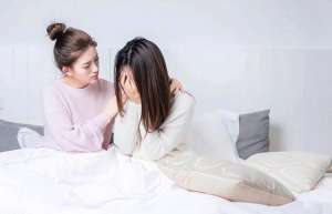 美女遇见流氓老板动(回顾云南女经理与男下属暧昧，本以为你情我愿，不料陷入温柔陷阱)
