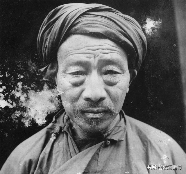 日军日记： 男人饿倒在地，为了救他，我将他妻子的乳房割给他吃!