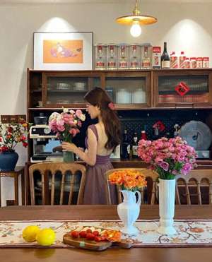 有家的美女(福建厦门美女晒出130㎡新家，一进去真不想出来，这装修真漂亮)