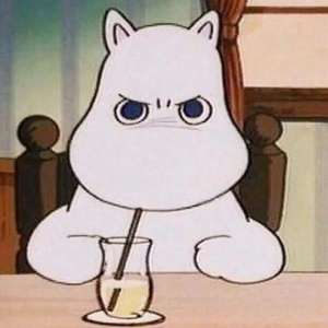 美女的胸被男生摸(3天2次13岁女孩电梯内遭同一男子强吻、摸胸…还威胁：敢报警就杀全家)