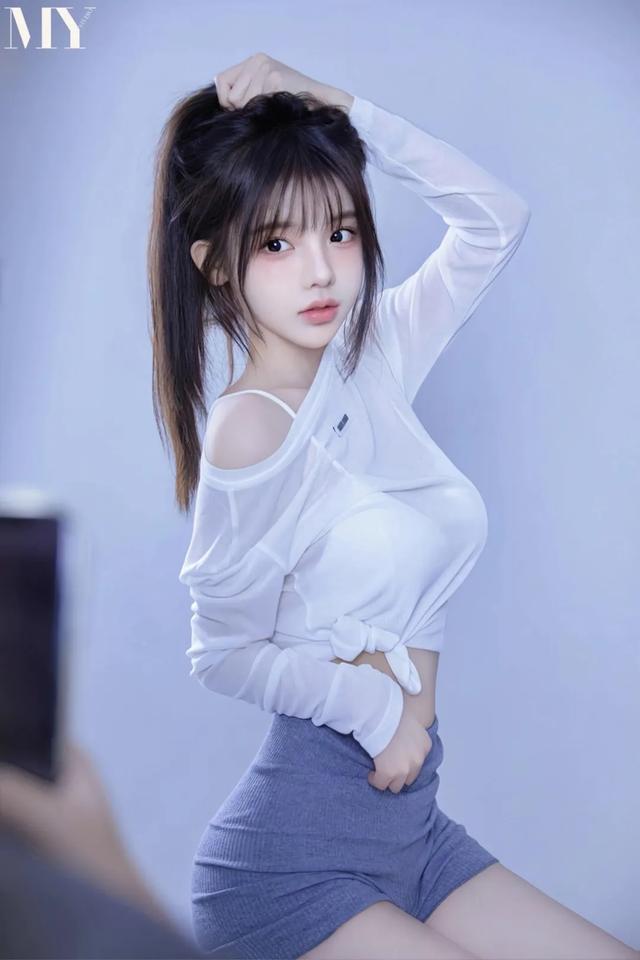 美女:活泼可爱的美女性感写真,炮姐穿搭还是遥遥领先