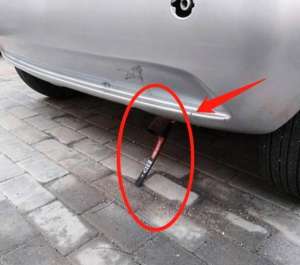 磁铁吸汽车(到上海才发现，满大街排气管上加块磁铁，难怪油耗哗哗降，真聪明)