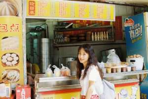 用美女挡刀(小说：美女总裁舍命挡刀，穷小子愿为她与天下豪门为敌,挡得住？)