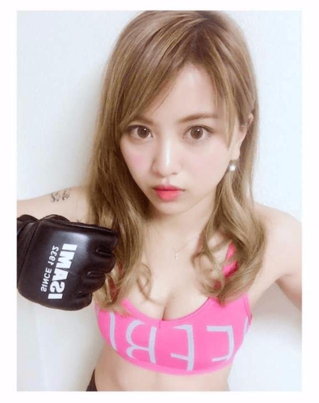 日本美女格斗选手被中年醉汉暴行未还击而造成重伤!