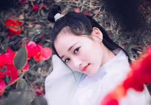 肚兜美女悠悠(小说：总有一天我会从你身边冷静地走开，不带任何声响。)