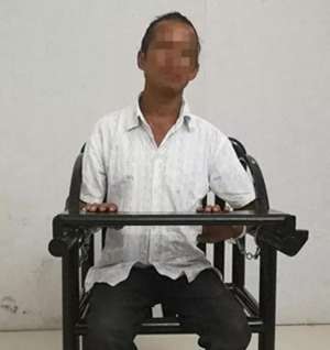 帅哥摸美女奶奶动态(百色市一名49岁男子骚扰79岁的奶奶，他犯了强奸罪)