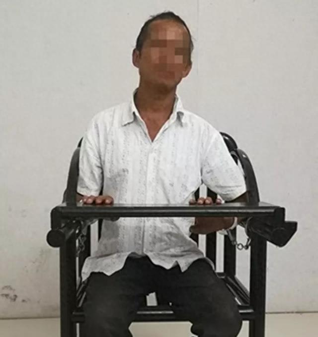 百色市一名49岁男子骚扰79岁的奶奶,他犯了强奸罪