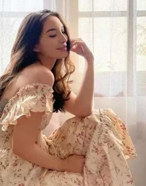 恶人糟蹋美女(未成年名模被母亲“卖”给强暴自己的王子，受虐出逃，后来如何？)