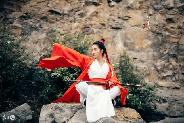 小说：她被庶妹打得遍体鳞伤，庶妹还要用辣椒水浇她的伤口
