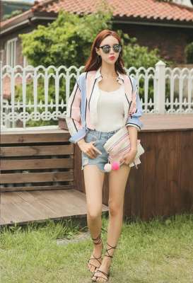 性感美女撩人(性感美艳长腿美女清新撩人照)