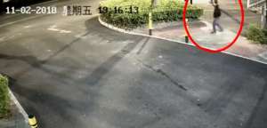 美女变成液体(女子夜晚回家遭遇“色魔” 裙子直接被扒下 事后遗留不明液体……)