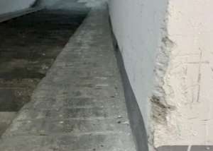 汽车坡道地面(记者体验后竟然“翻车”新小区里超窄的车库坡道不好用为何迟迟无法改造？)