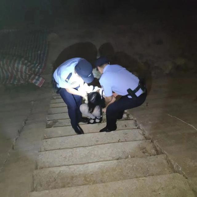 见不到前男友,玉林一水库,女子跳水轻生