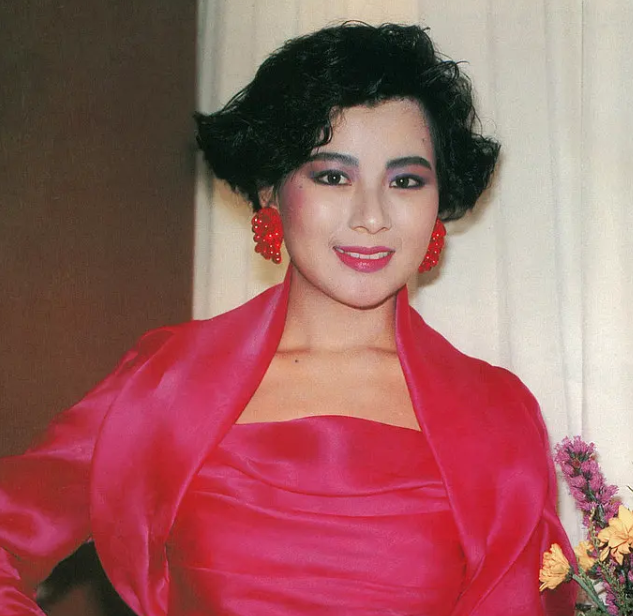 击败邱淑贞的港姐李美凤，拍三级也红不了，二婚嫁集团太子爷