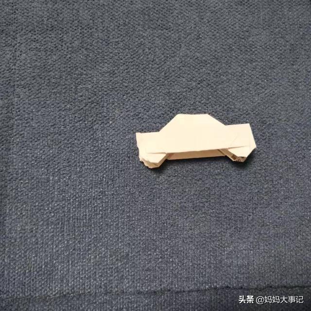 儿童手工折纸：小汽车，和孩子一起记住英语单词car