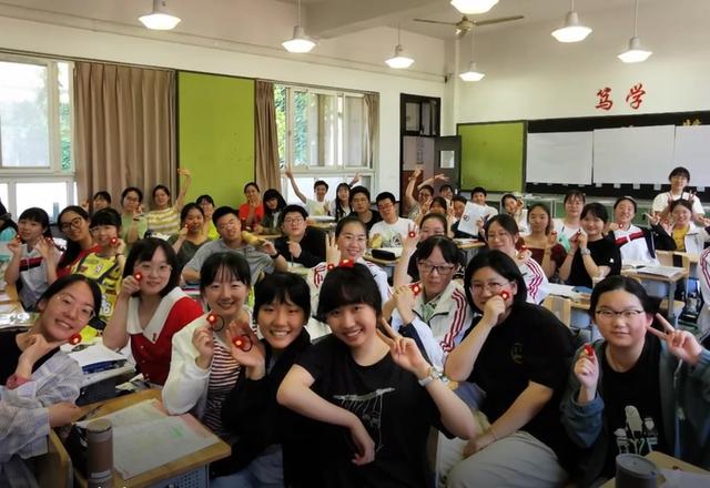 最后一课,“不要忘记老师的手机号码”…