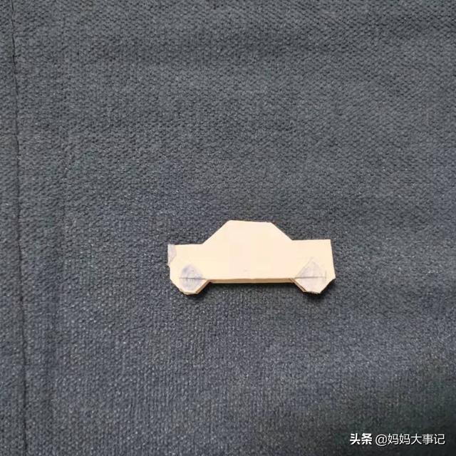 儿童手工折纸：小汽车，和孩子一起记住英语单词car