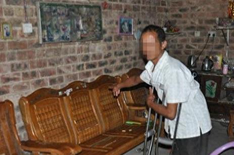 百色市一名49岁男子骚扰79岁的奶奶,他犯了强奸罪