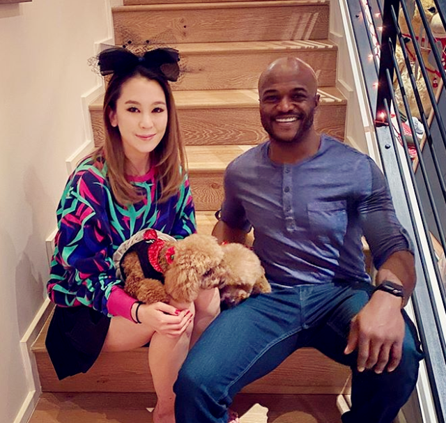 陈冠希二姐与黑人订婚，热吻打卡太甜蜜，被调侃是美女配野兽