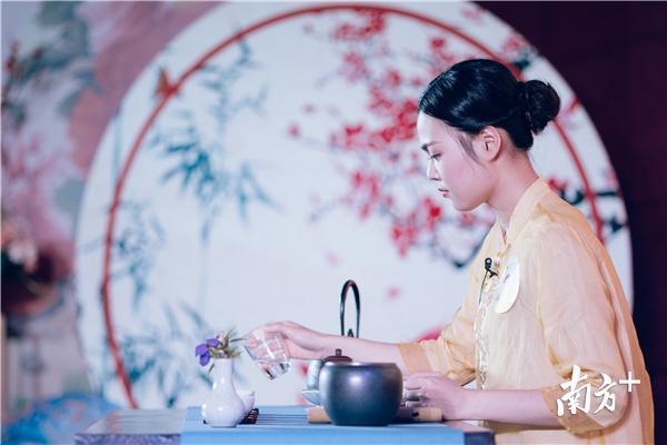 视频|惠州美女茶艺师“斗茶”,“请喝茶”可以很高雅!