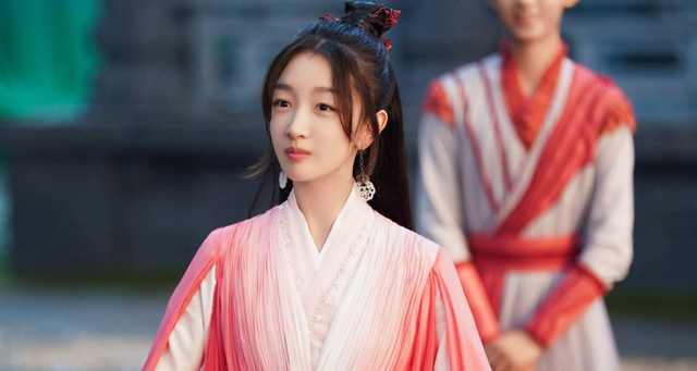 长得丑就别演美女，看《清明上河图》里的张馨予，这才是媚骨天成