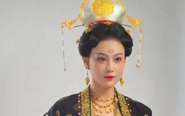 长得丑就别演美女，看《清明上河图》里的张馨予，这才是媚骨天成