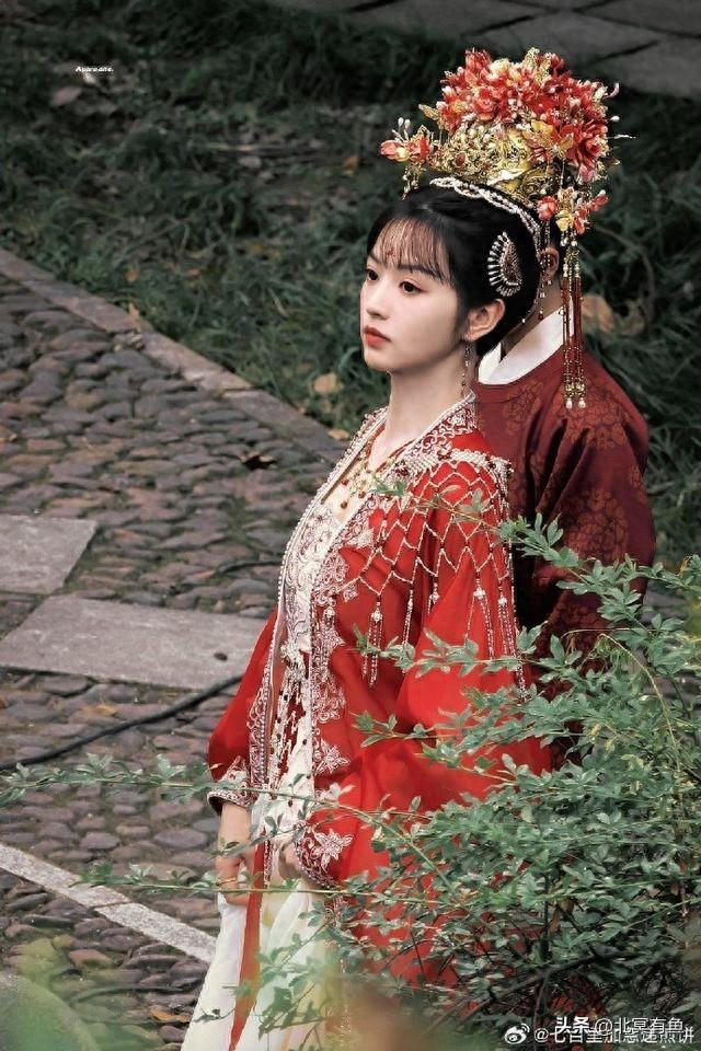 《大奉打更人》:90后女演员如何“神还原”七大美女