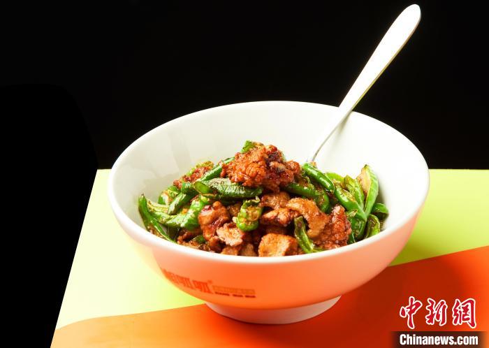 湘菜在新疆何以飘“湘”?