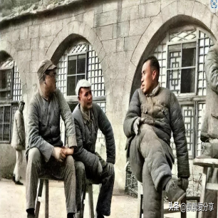 老照片再现！变态的纳粹德国，脱光犹太人女人衣服，集体屠杀