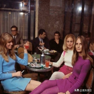 老照片再现！变态的纳粹德国，脱光犹太人女人衣服，集体屠杀