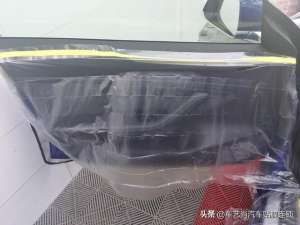 汽车贴膜怎么撕掉(汽车贴膜旧膜怎么撕掉，如何除胶？)