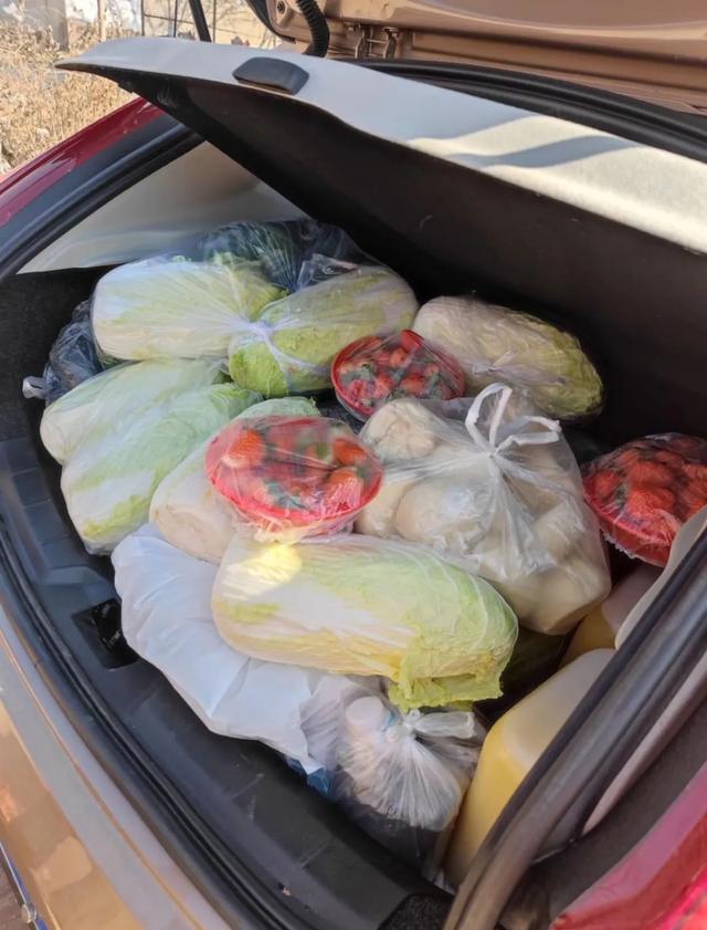 有人返广州400公里开了12小时?不怕!你有个被塞满的后备箱
