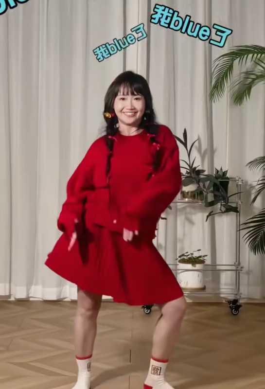 麦琳凭洗脑单曲火热出圈 魔性舞蹈被争相模仿 音乐天赋秒杀李行亮