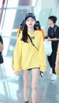 mm是美女(甜美诱人mm吴宣仪修长身材娇美动人街拍性感图片)